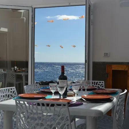 Casa Amarilla *